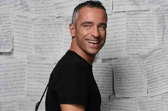 Eros Ramazzotti hat allen Grund zur Freude: seine Frau erwartet ein Kind. Eros Ramazzotti Vater Kind