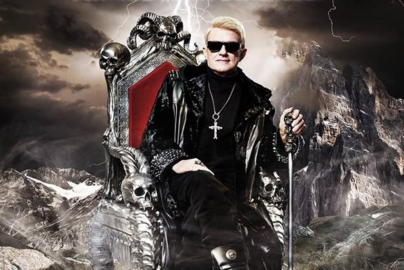 Jetzt covert er seine eigenen Titel. Heino macht aus dem blauen Enzian einen schwarzen mit Rockerseele. Heino Cover neues Album Tour 2015
