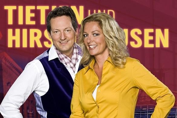 Auch Stefanie Hertel reiht sich dieses Mal in die lange Gästeliste des Moderatoren-Duos ein. Tietjen und Hirschhausen Stefanie Hertel