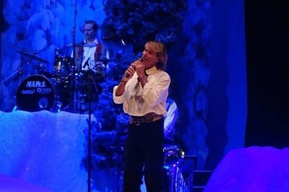 Sein liebstes Weihnachtslied singt Hansi Hinterseer nur an Heiligabend. Hansi Hinterseer Tour 2014 Chemnitz