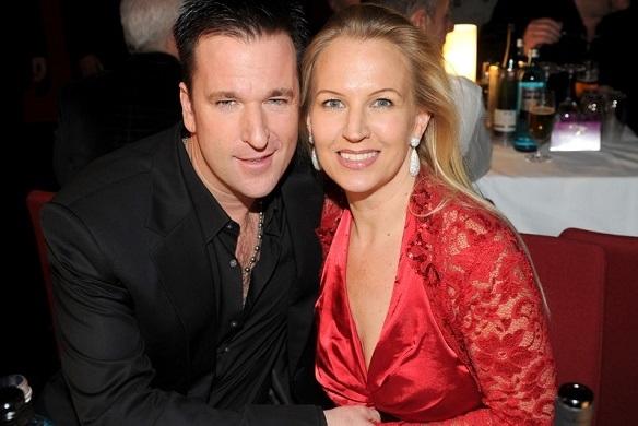 Nach Michael Wendlers Dschungeloutfit konnten Fans jetzt auch seine Hochzeitszeitung erwerben. Michael Wendler Auktion Ebay