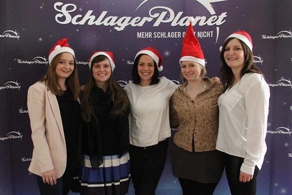 Die SchlagerPlanet-Redaktion schickt Euch liebe Weihnachtsgrüße. Weihnachten, SchlagerPlanet, Redaktion