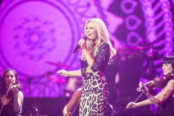 Helene Fischer in Leder und Leo - wie findet Ihr die Kombination? Helene Fischer Show Outfits