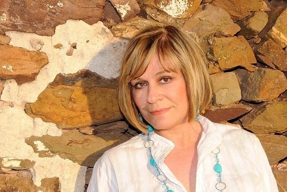 Schlagersängerin Mary Roos feiert heute ihren 66. Geburtstag. Das neue Lebensjahr hält ein neues Projekt für sie bereit. Mary Roos Geburtstag