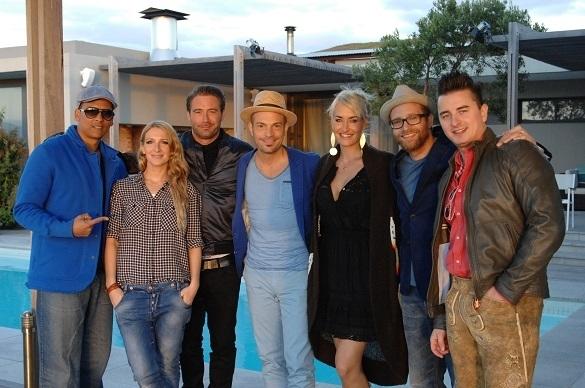 „Sing meinen Song“ zählt wohl zu den Überraschungsshows 2014. Erstmals zu Beginn des vergangenen Jahres ausgestrahlt, lockte die Sendung regelmäßig über 2,5 Millionen Menschen vor die Fernseher. Sing meinen Song Grimme Preis