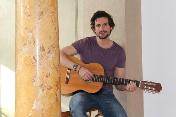 Eigentlich ist Tom Beck aus Nürnberg, seine musikalische Ausbildung absolvierte er aber in München. Tom Beck Interview