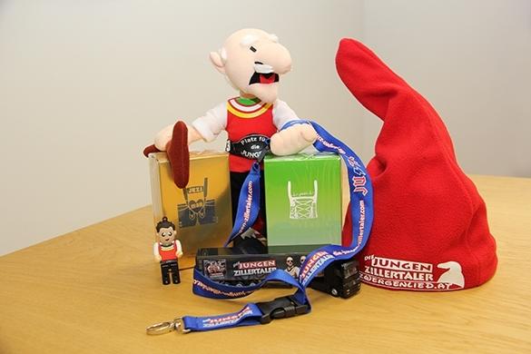 Von der Zwergenmütze bis hin zum USB-Stick ist im JUZIS-Fanshop alles vertreten! Merchandise Produkte JUZIs