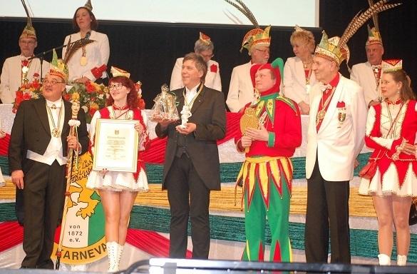 Christian Lais erhielt einen Ehrenorden der Braunschweiger Karneval-Gesellschaft. Christian Lais Ehrenorden Karneval