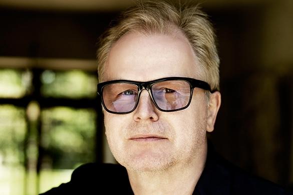 „Dauernd Jetzt“ stürmte auf Anhieb die ersten Plätze der Charts in Deutschland, Österreich und der Schweiz. Herbert Grönemeyer Dauernd Jetzt Platin