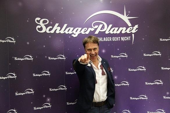 Alexander M. Helmer lebt zwischen Theater, Musik und Poesie. Alexander M. Helmer Bel Ami