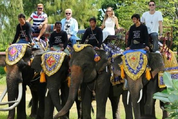 Die DSDS-Jury hat sich bei ihrem Elefanten-Ritt wohl nichts weiter gedacht. Für Tierschützer ist das aber kein Spaß. DSDS Recall Thailand