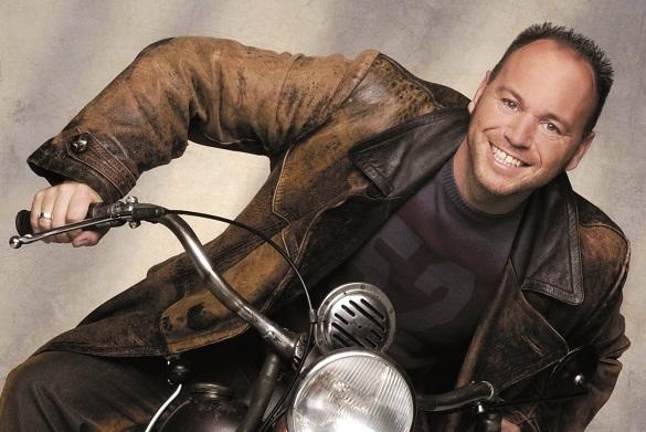 Olaf Henning und seine zahlreichen Hits sind aus der Schlagerszene nicht mehr wegzudenken. Olaf Henning Wiki Biografie Steckbrief