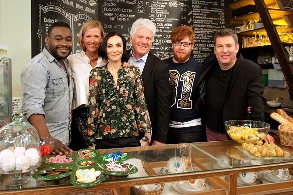 In Wiesbaden begrüßt Andrea Kiewel heute ihre Gäste. Übergeordnetes Thema der Show sind die 70er, 80er und 90er. ZDF Fernsehgarten Wiesbaden