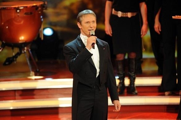Ein Leben ohne die Musik von Helmut Lotti? Für viele undenkbar! Mit seinen Liedern ist er zu einer festen Größe in der Musikbranche geworden. Helmut Lotti Wiki