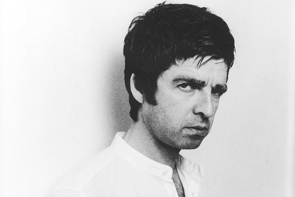 Noel Gallagher betrachtet eine Entwicklung in der Musikbranche, die ihn zur Kritik anregt. Noel Gallagher Helene Fischer