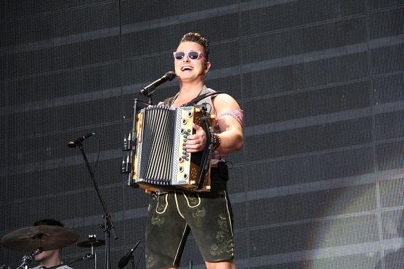 Keine Bühne ist zu hoch für VolksRock'n'Roller Andreas Gabalier. Der Steirer wird beim ECHO das Publikum unterhalten. Andreas Gabalier ECHO