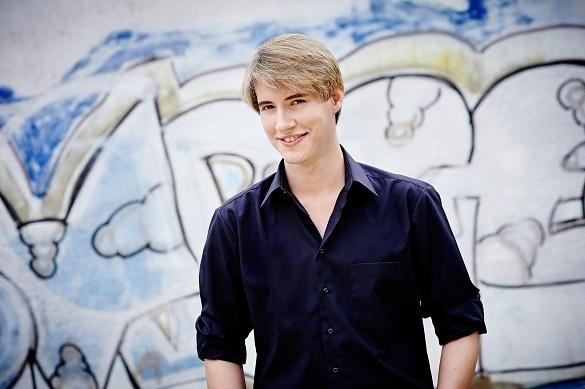 Nach seinem Sieg bei einem HR4-Wettbewerb gründete sich auch sein Fanclub. Andre Steyer Fanclub