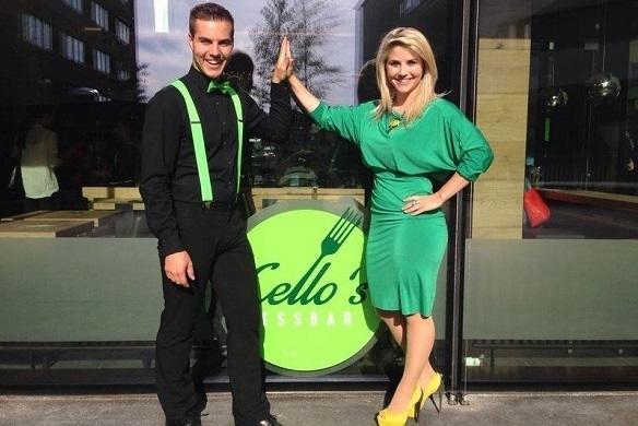 Hier posiert Beatrice mit ihrem Bruder Marcel bei dessen Café-Eröffnung. Beatrice Egli Wohnort