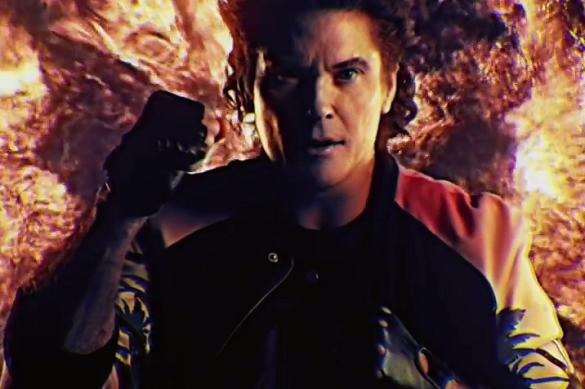 David Hasselhoff ist selbst ein Überlebender der 80 – bis heute hat er sich mit einigen Aufs und Abs gehalten. David Hasselhoff True Survivor