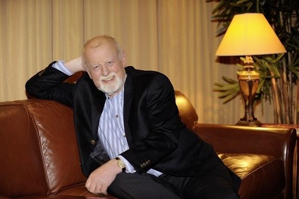 Roger Whittaker hat Stil – seit Jahren zeigt der Künstler, dass ihm sein Styling wichtig ist. Roger Whittaker Styling Frisur Frisuren