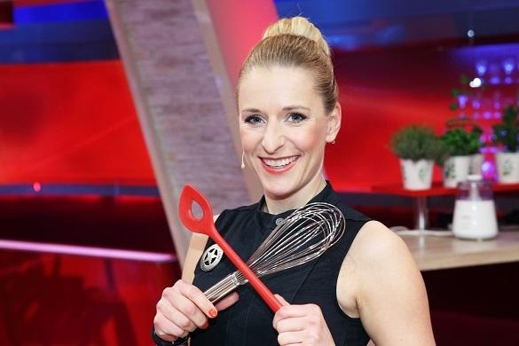 Kann Stefanie Hertel im Koch-Duell mit Steffen Henssler gewinnen? Wir erfahren es um 20:15 Uhr auf VOX. Stefanie Hertel Grill den Henssler