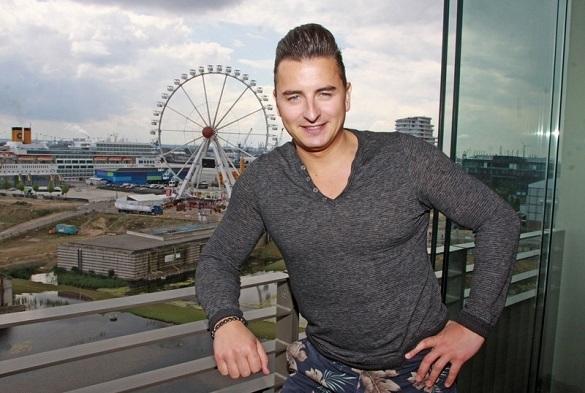 Am Wochenende erhielt Andreas Gabalier für sein Album Home Sweet Home Platin in der Schweiz. In Deutschland und Österreich wurde er für das Album bereits ausgezeichnet. Andreas Gabalier Home Sweet Home Platin