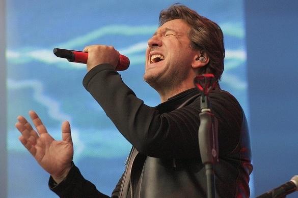 Karat trotzten dem Regen in Berlin und boten eine tolle Show. Karat Berlin Jubiläumskonzert
