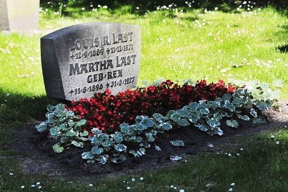 James Last wurde im Kreise seiner engsten Vertrauten beerdigt. Eine öffentliche Trauerfeier findet am 08. Juli in Hamburg statt. James Last Beerdigung Hamburg