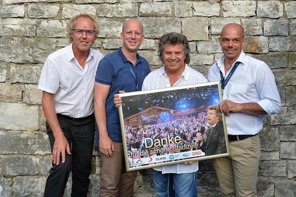 Neun Jahre Stadl mit Andy Borg sind seit Samstag Geschichte. Der Moderator muss sich jetzt anderen Aufgaben widmen. Andy Borg Ehrung