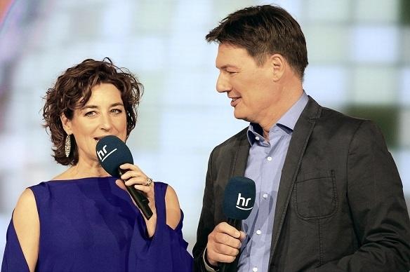 Das hr Fernsehen zeigt am 9. Juli 2015 die Schlagerparty, moderiert von Isabel Varell und Dieter Voss. Isabel Varell Dieter Voss