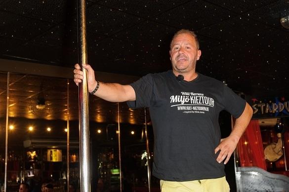 Willi Herren fühlt sich auf dem Kiez zuhause. Seine Tour ist mittlerweile Kult. Willi Herren Mutter Kiez