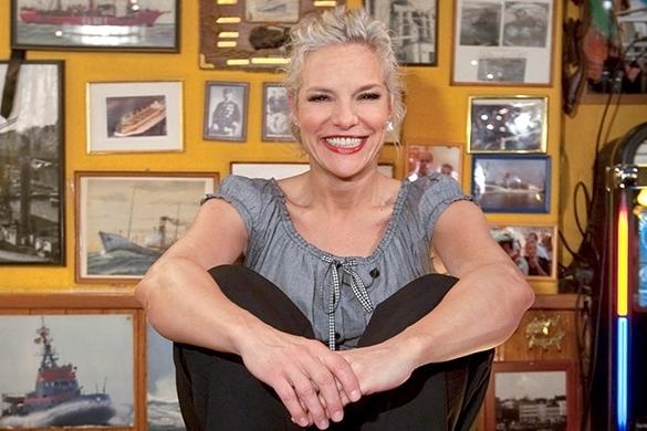 Bei Inas Nacht nimmt die Moderatorin und Sängerin Ina Müller nie ein Blatt vor den Mund und spricht genau das aus, was sie gerade denkt. Ina Müller freche Sprüche