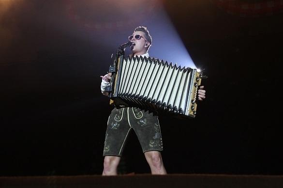 Die schönsten Momente des Andreas Gabalier Konzertes in München könnt Ihr heute nochmal neu erleben. Um 11:00 Uhr läuft das Konzert des Sängers im ZDF. Andreas Gabalier Home Sweet Home München