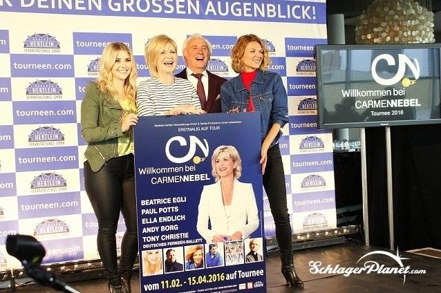 Sie strahlen um die Wette – große Vorfreude bei den Stars auf die anstehende Tournee! Carmen Nebel Tour 2016