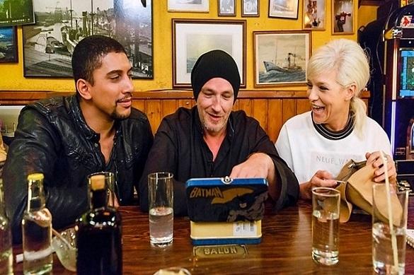 Wie immer ist Inas Nacht ein wenig chaotisch, jedoch immer sympathisch zugleich. Gerade das macht das Erfolgsrezept von Ina und ihrer Show aus. Ina Müller Andreas Bourani