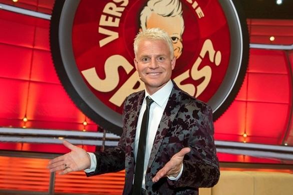 Moderator Guido Cantz spielt seinen prominenten Gästen wieder lustige Streiche. Seine Opfer sind dieses Mal unter anderem Jeanette Biedermann und José Gonzalez. Guido Cantz Verstehen Sie Spaß?