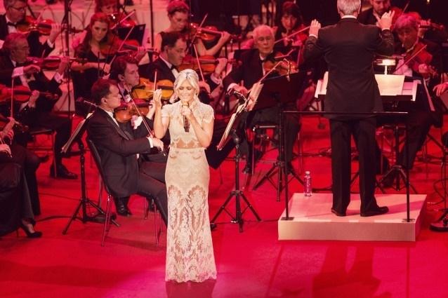Nur auf DVD und Blu-ray gibt es das Weihnachtskonzert von Helene Fischer in voller Länge. Helene Fischer Weihnachten