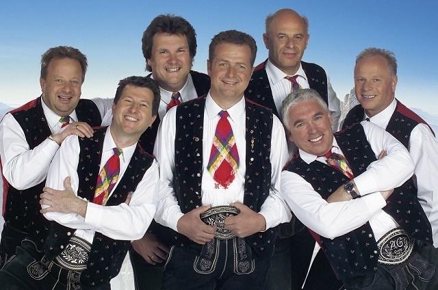 Die Kastelruther Spatzen sind auf ihrer neuen CD in Partylaune. Sie präsentieren viele ihrer Stücke in Après-Ski-Manier. Kastelruther Spatzen