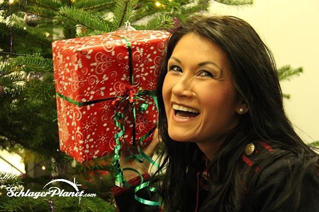 Sucht Ihr noch ein Geschenk für einen echten Antonia aus Tirol Fan? Vielleicht werdet Ihr im Fanshop der Sängerin fündig?! Antonia aus Tirol Merchandise