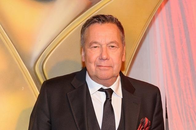 Roland Kaiser wurde in Cottbus mit dem Albert-Schweitzer-Preis ausgezeichnet. Roland Kaiser Albert-Schweitzer-Preis