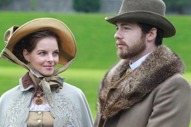 Im ZDF-Zweiteiler Die Pfeiler der Macht ergatterte Yvonne Catterfeld eine große Rolle. Yvonne Catterfeld Pfeiler der Macht ZDF