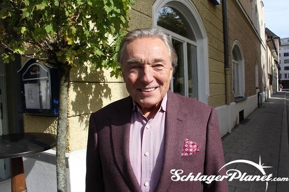 Im November 2014 traf SchlagerPlanet Karel Gott zum Interview. Ein Jahr später erhielt er die schockierende Diagnose. Karel Gott Krebs Chemotherapie