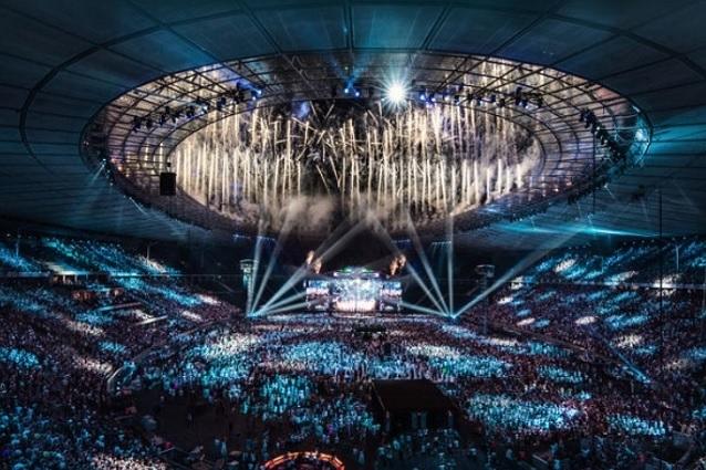 Ein Konzert-Highlight im vergangenen Jahr war Helene Fischers Farbenspiel Tour. 2016 wird ebenfalls spektakulär. Konzerte 2016 Helene Fischer 2015 Farbenspiel Tour 2015