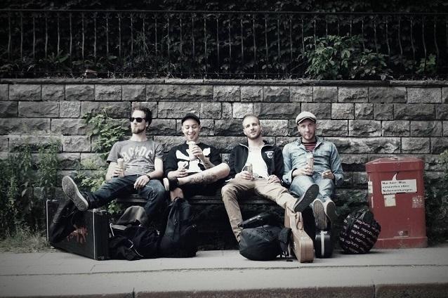 Deutsche Musik ist nicht gleich deutsche Musik. Aber ein Blick über den Tellerrand kann manchmal positive Überraschungen bereithalten - wie die Jungs von „Drunken Swallows“ beispielsweise. Drunken Swallows Tour