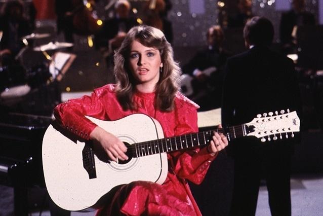 Ob das Gitarre spielen der Schlüssel zum Erfolg damals war? Es wäre möglich... Nicole ESC