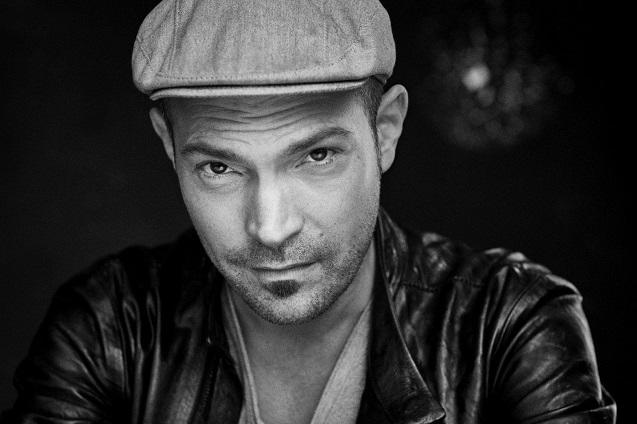 Die Roger Cicero Biografie offenbart das kurze, aber musikerfüllte Leben des Künstlers, der im Alter von 45 Jahren verstarb. Roger Cicero