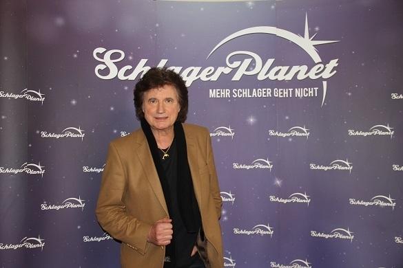 Für den 70. Jährigen Schlagerstar läuft es eigentlich wie geschmiert, doch letzten Samstag haben Autoknacker seinen Wagen geplündert. Olaf Malolepski Olaf der Flipper ausgeraubt bestohlen