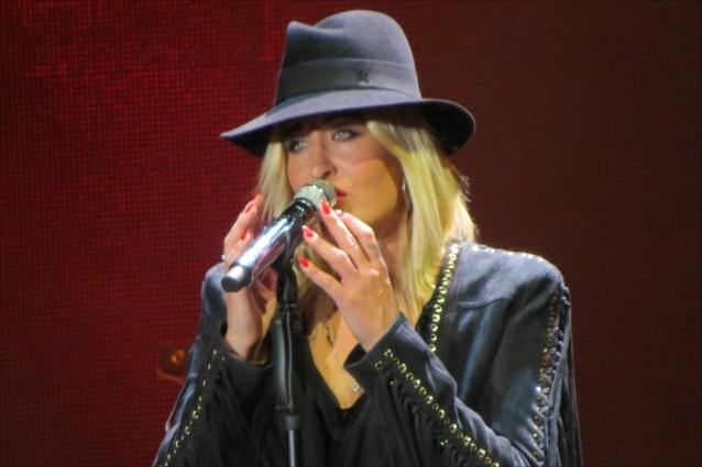 Mit vielen Liedern ihres aktuellen Albums Muttersprache begeistert Sarah Connor gestern das Wiener Publikum. Sarah Connor Wiener Stadthalle