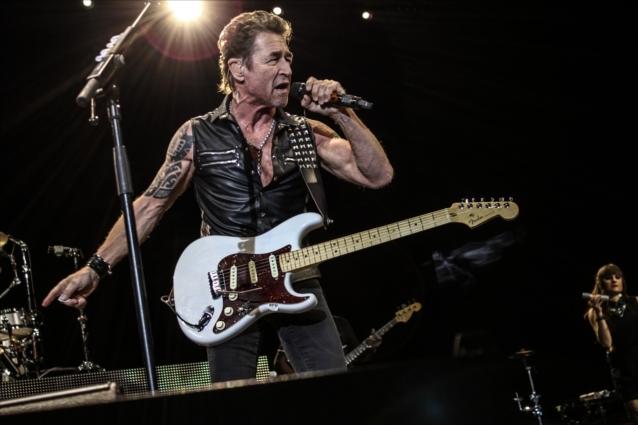 Der Feiertag kann für Euch mit Musik von Peter Maffay ausklingen. 3sat zeigt: Peter Maffay & Band – Niemals war es besser Peter Maffay 3sat Band