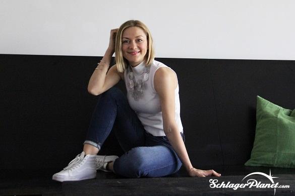 Linda Hesse bringt diesen Sommer ihr neues Album heraus. Aus diesem Grund trafen wir die sympathische Sängerin zum Interview. Linda Hesse Interview Sonnenkind Album 2016 SchlagerPlanet
